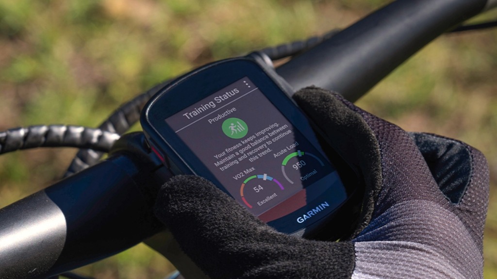Garmin Edge 540 GPS Bike Computer - Compact GPS Cycling Computer - Button Controls - Targeted Adaptive Coaching