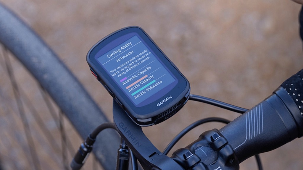 Garmin Edge 540 GPS Bike Computer - Compact GPS Cycling Computer - Targeted Adaptive Coaching